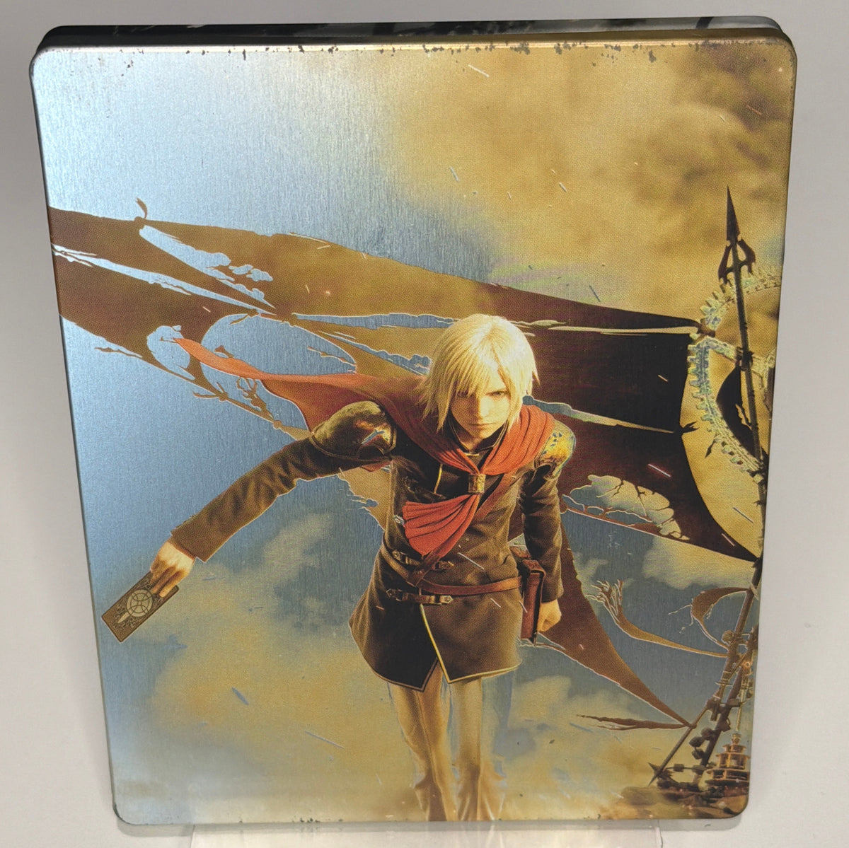 Final Fantasy Type-0 HD SteelBook back - Ace standing in ruins, brushed steel finish