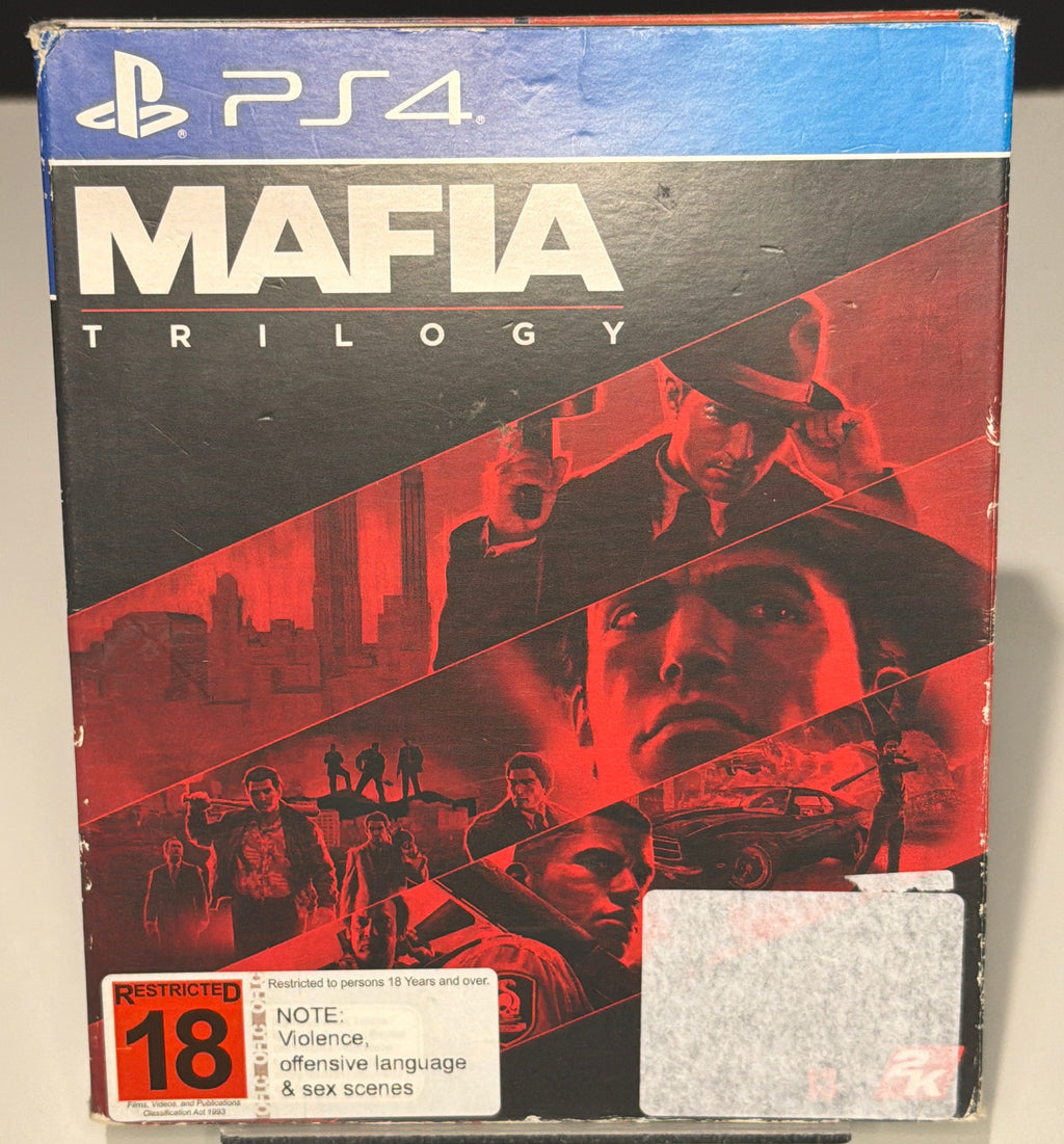 Mafia Trilogy PS4 - inside left: Mafia Definitive Edition disc and inner art