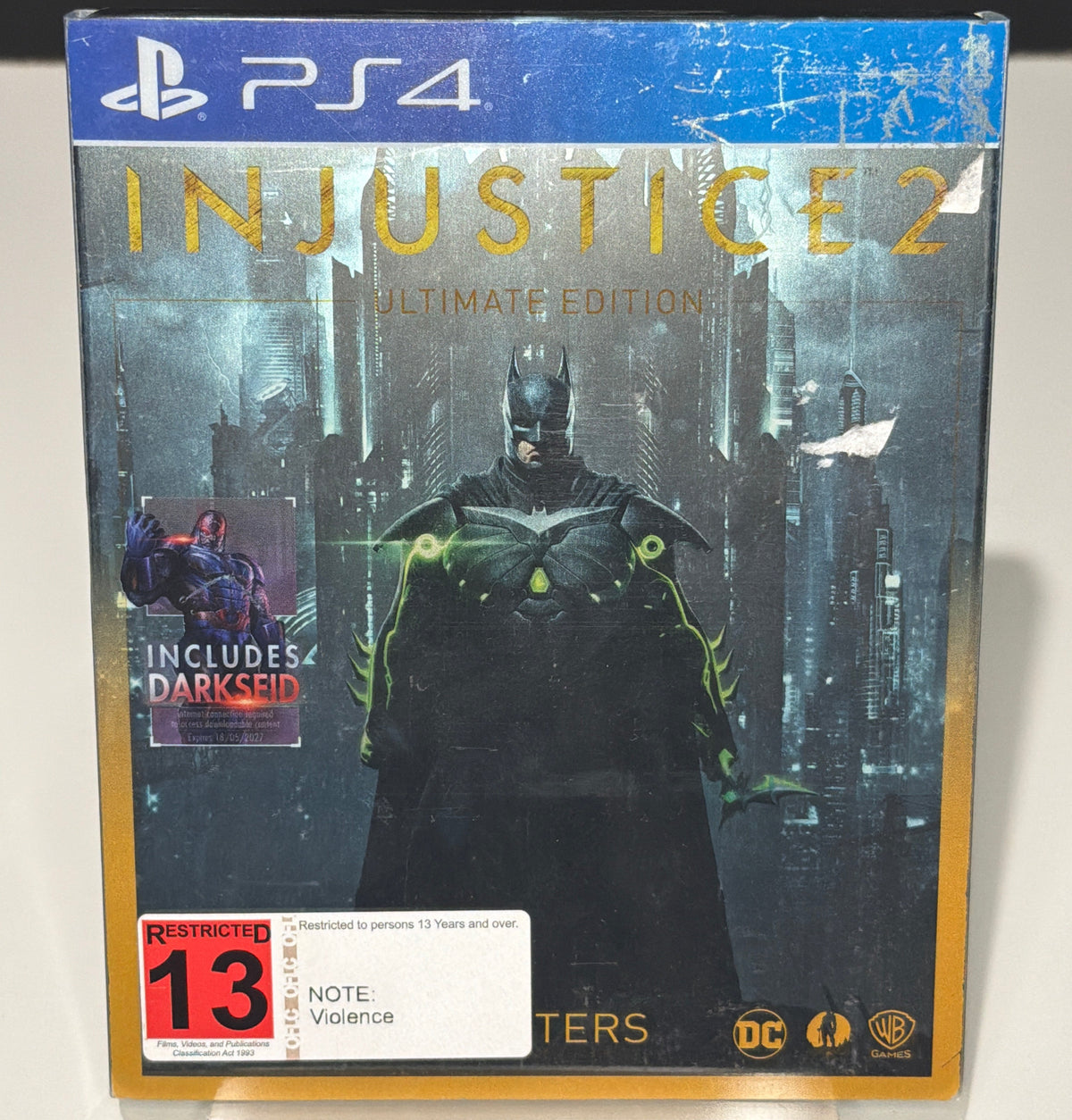 Injustice 2 Ultimate Edition PS4 - SteelBook front: Batman green energy suit (Grade B)