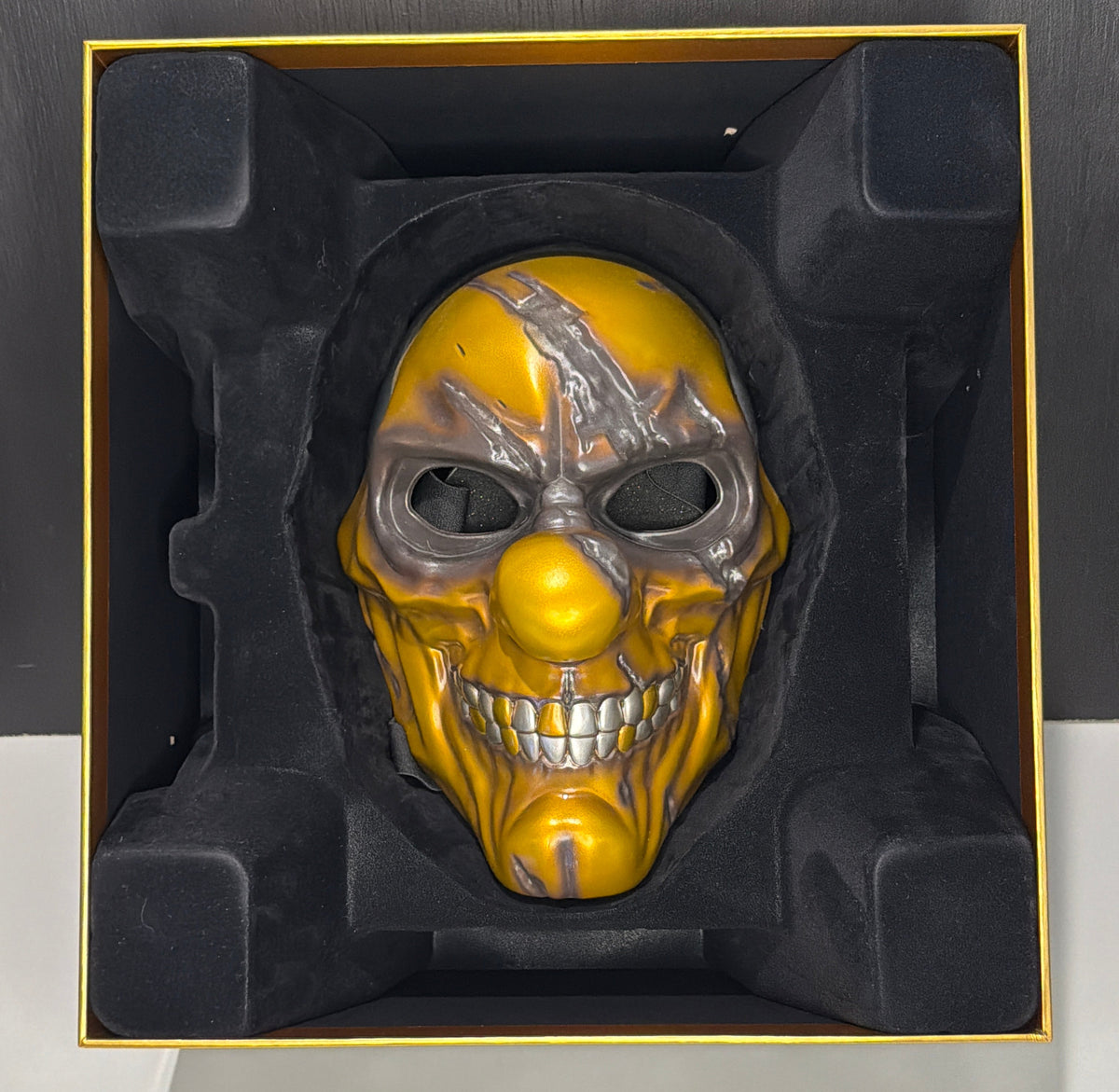 PAYDAY 3 black-and-gold presentation box